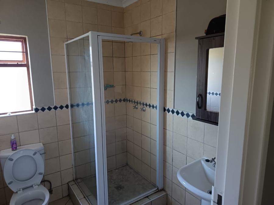 To Let 3 Bedroom Property for Rent in Hillside Free State